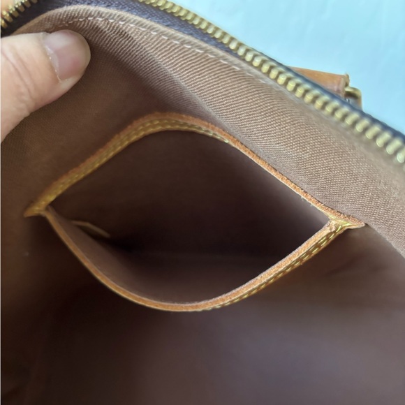 Louis Vuitton Monogram Alma - Picture 14 of 17